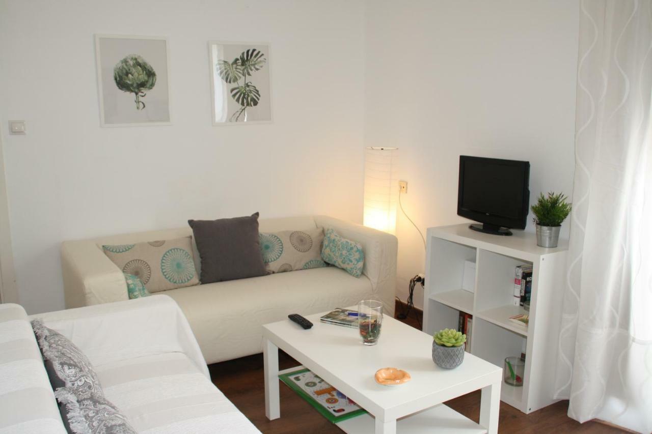 Apartamento Tia Maria Apartment มาลากา ภายนอก รูปภาพ